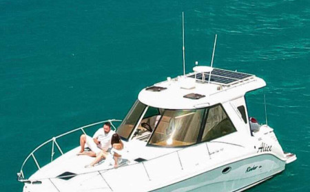 Rinker 310 Express Cruiser